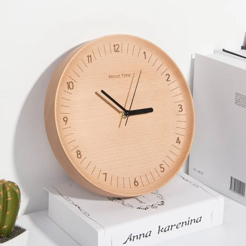 Japanese Minimalist Lifestyle - Jam Dinding Warna Kayu Gaya Jepang